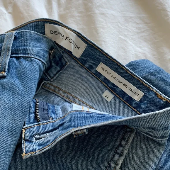 Aritzia Denim Forum The C’est La Chic High Rise Straight - Picture 5 of 7